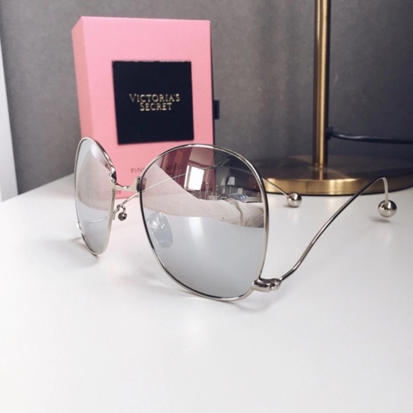 TSH Accessories - "Sunfaced"